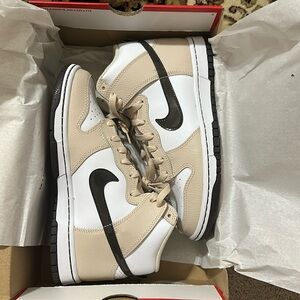 Nike women’s dunk highs